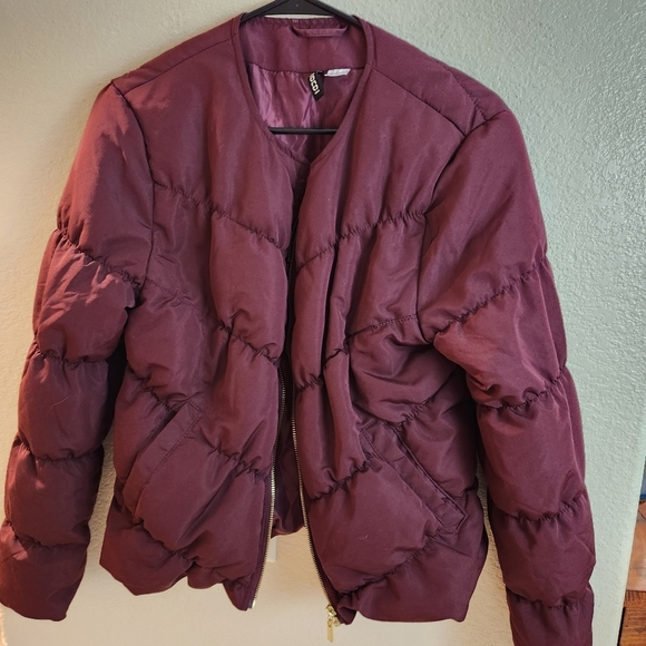 H&M Burgundy Satin Puffer Quilted Jacket Size 12 - Picture 2 of 6